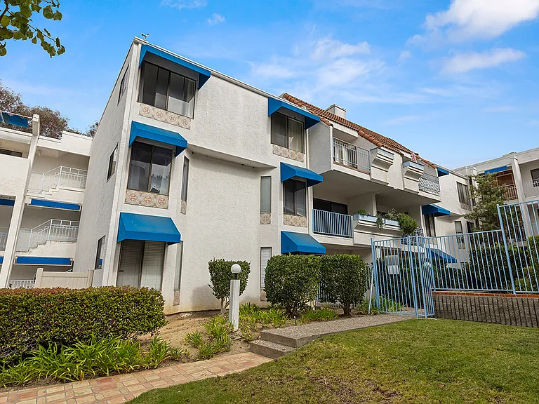 8338 Regents Rd #2O — Photo 43