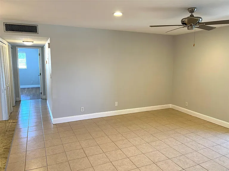 2840 NE 14th St #314A — Photo 5