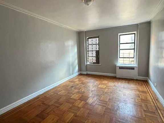 3rd image of 253 E 181st St APT 4B