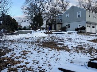 5 Atlantic Ave, West Warwick, RI 02893