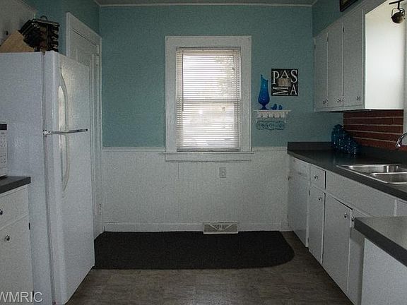 4th image of 3495 Curtis St