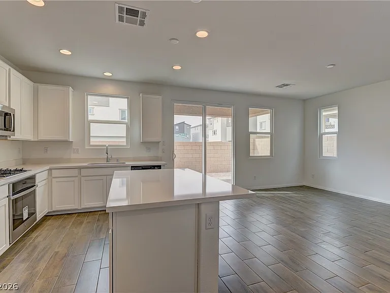 4771 Illustria Ave — Photo 7