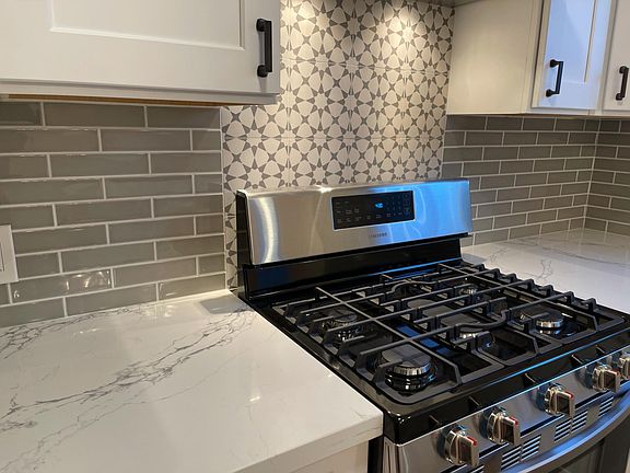 Residential grade gas stove