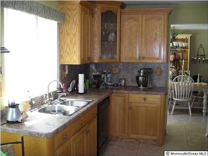 3rd image of 513A Cheshire Ct