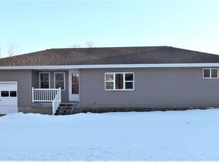 307 Park St, Garwin, IA 50632