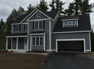 15 Crystal Dr, Nashua, NH 03063