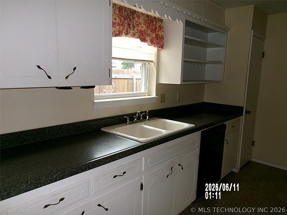 5th image of 1242 Saddle Ln
