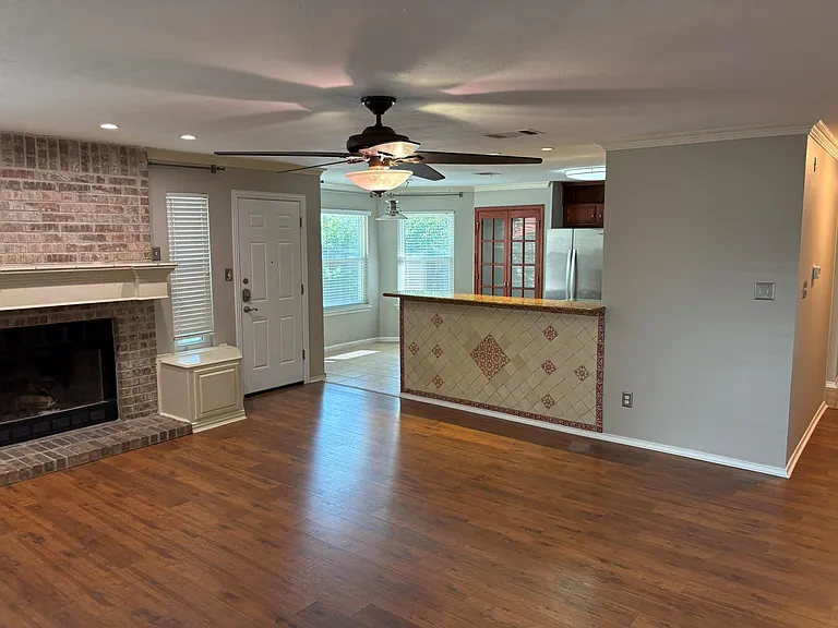 7504 Napier Trl — Photo 5