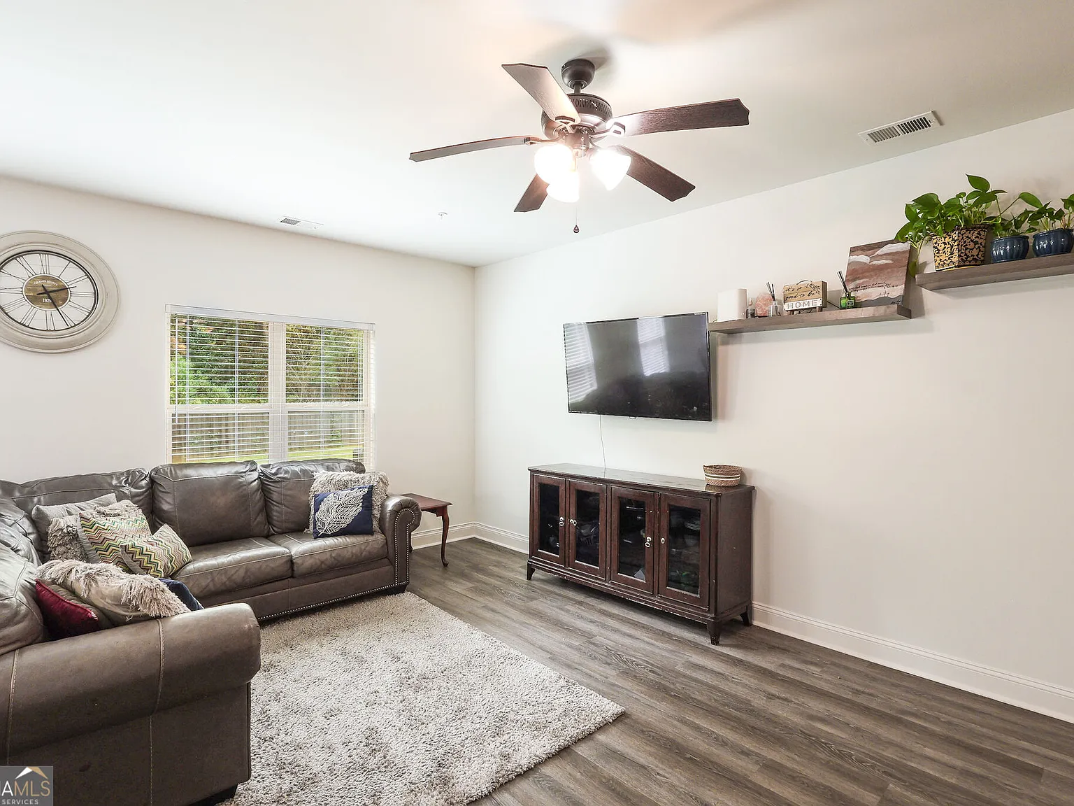 4 bed, 2.5 bath, 2080 sqft, $2,350 — Photo 3