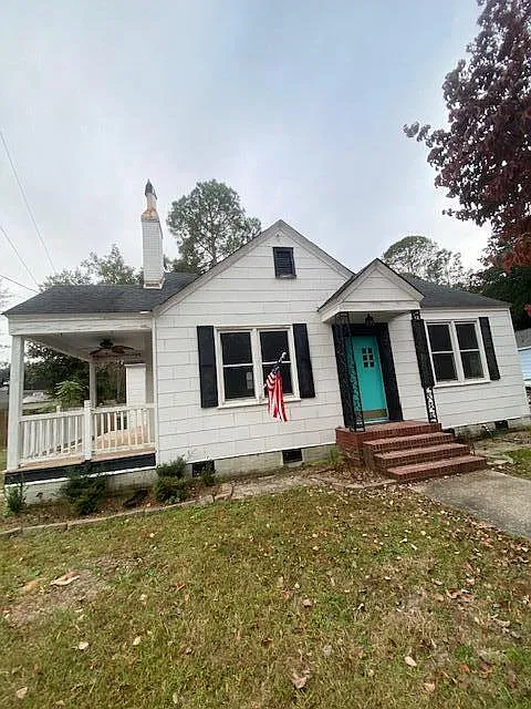 3 bed, 1.5 bath, 1415 sqft, $1,600 — Photo 2