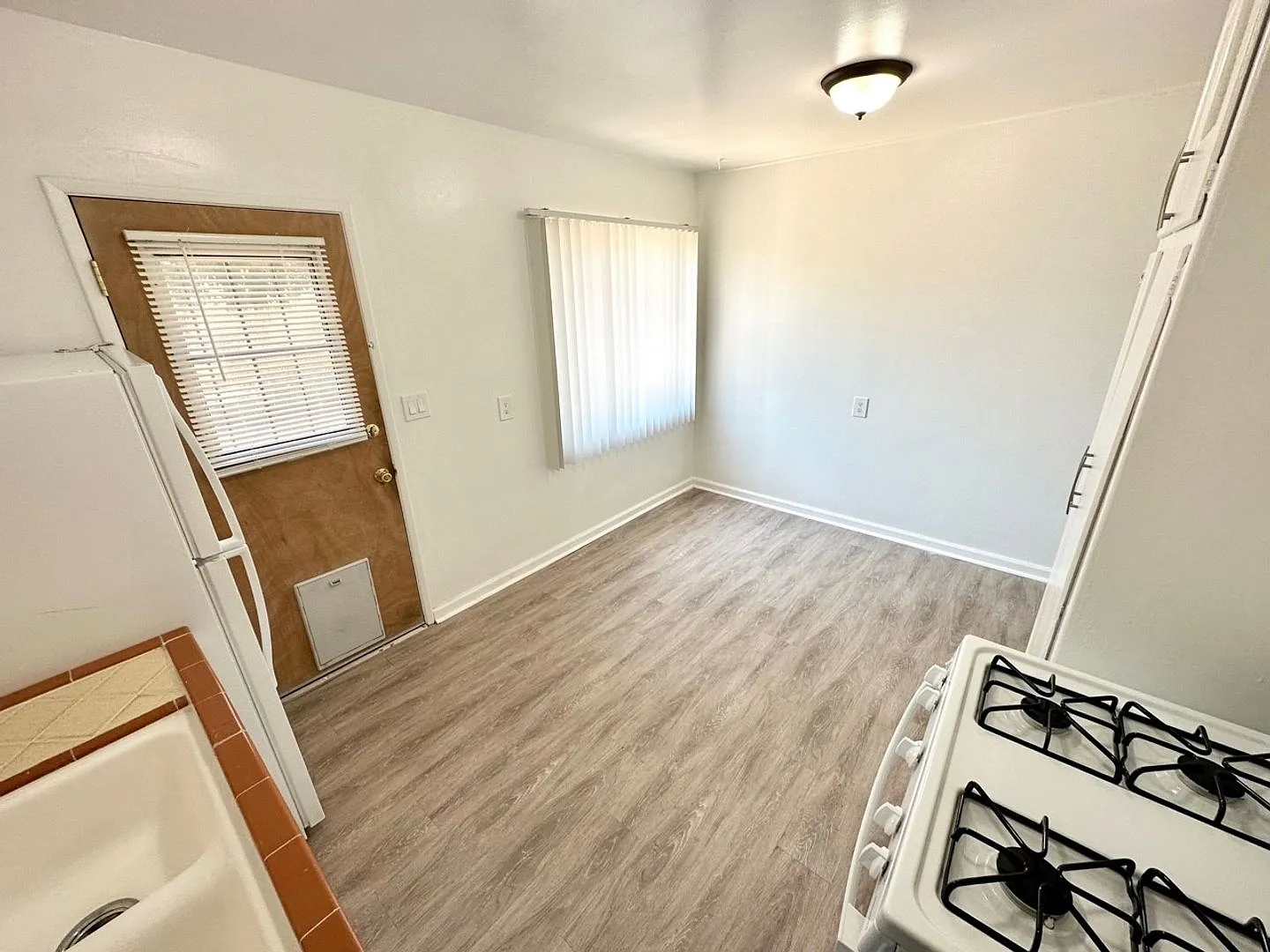 S Mollison Ave (887-891) (Tortora) — Photo 3