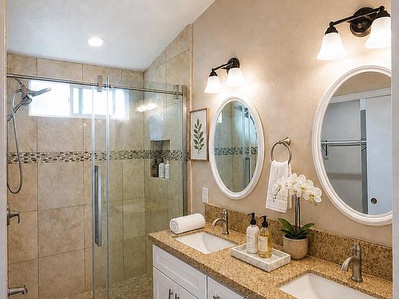 4th image of 401 Hermosa Way
