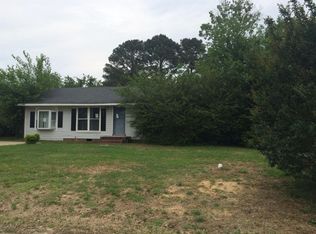 2712 E Brinkley Dr, Spring Lake, NC 28390