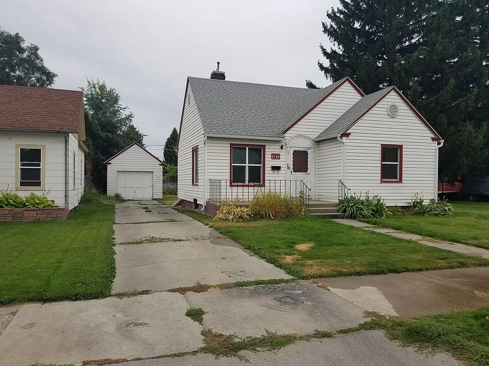 1st image of 137 W 13th St