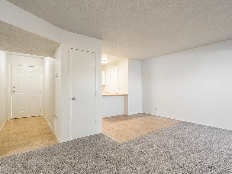 Villagio Apartments — Photo 13