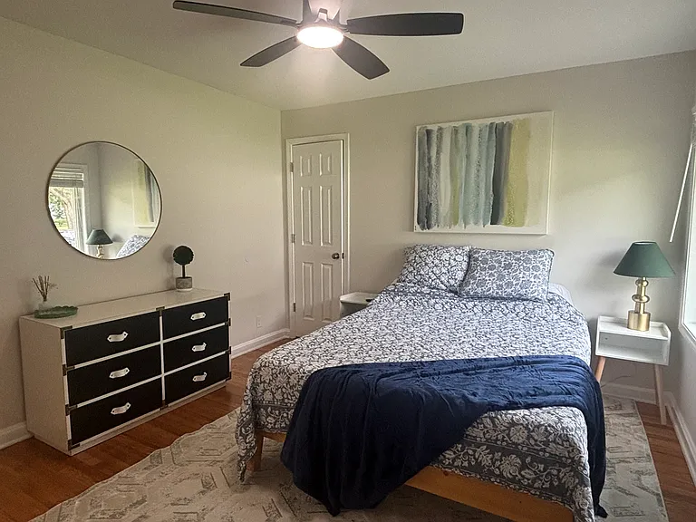 828 Selma Ave — Photo 4