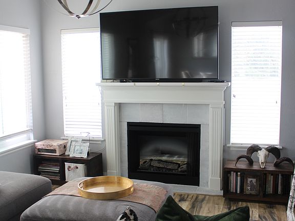 3rd image of 108 Greenfield Cir