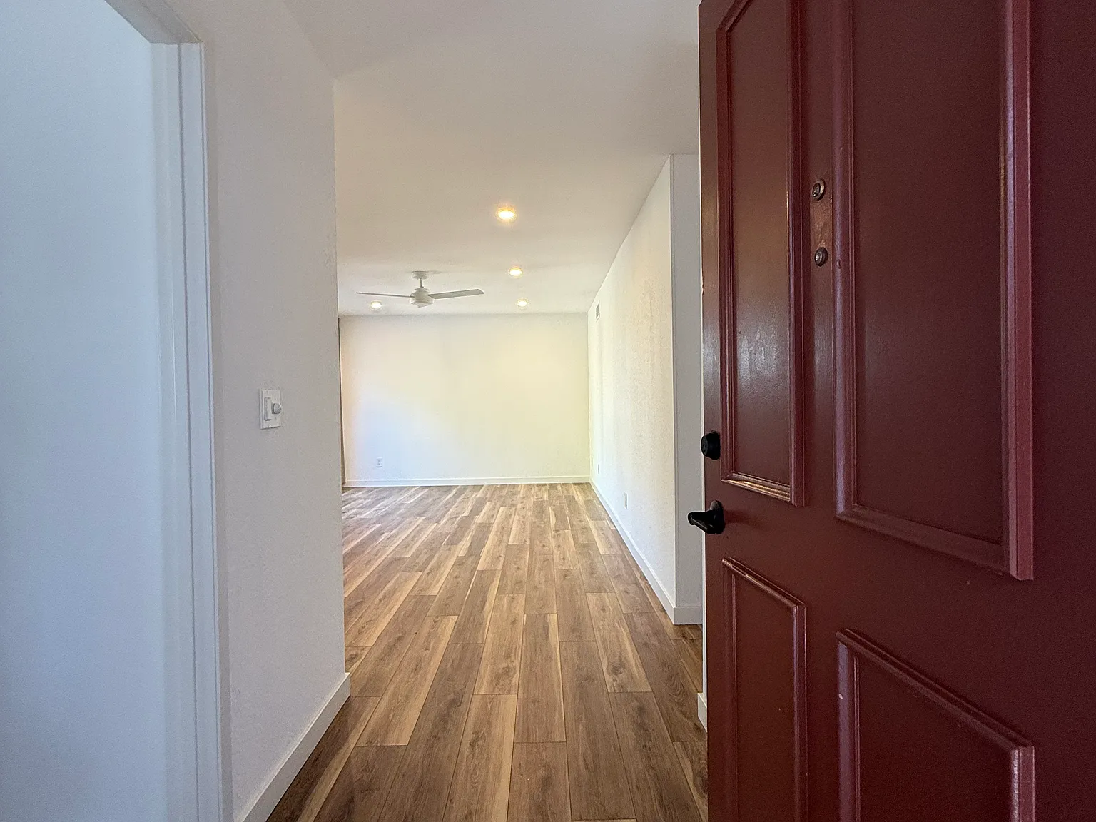 2 bed, 1101 sqft, $3,400 — Photo 2
