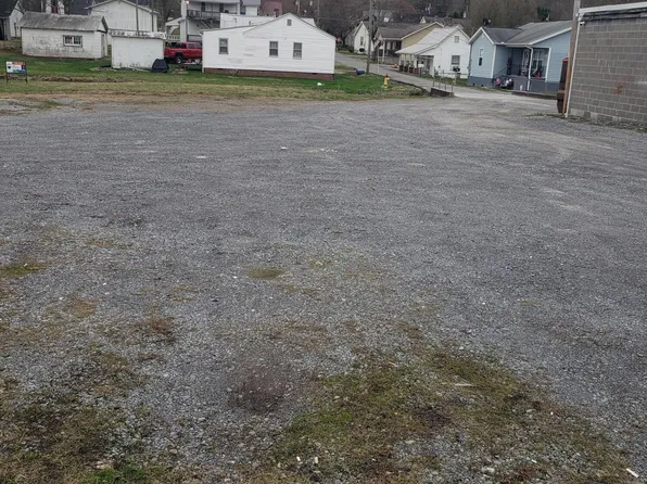 Washington St E, Rogersville, TN 37857