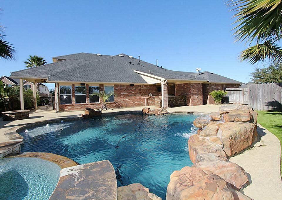 1st image of 7402 Fosters Bend Ln
