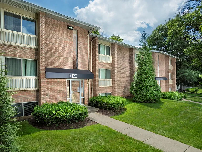Londonderry Apartments — Photo 9
