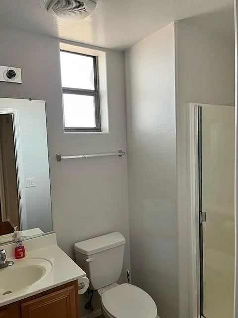 4 bed, 1860 sqft, $2,350 — Photo 4