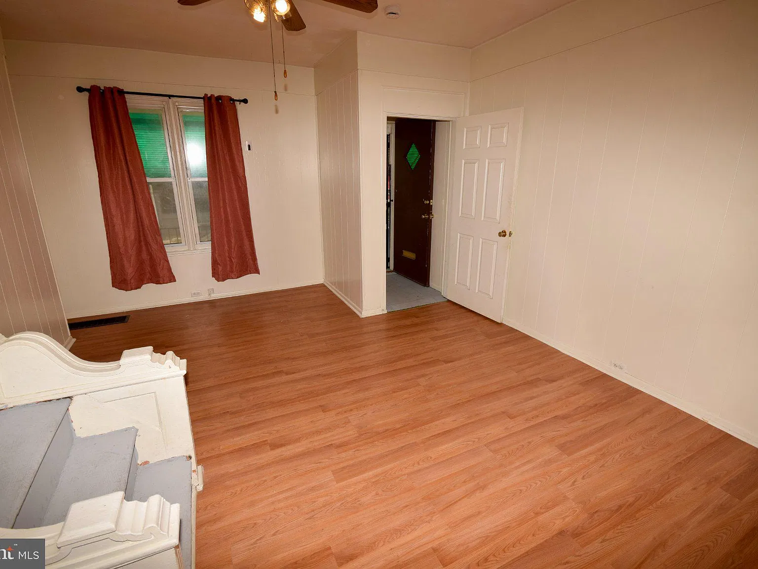 3 bed, 1.0 bath, 1050 sqft, $1,500 — Photo 3