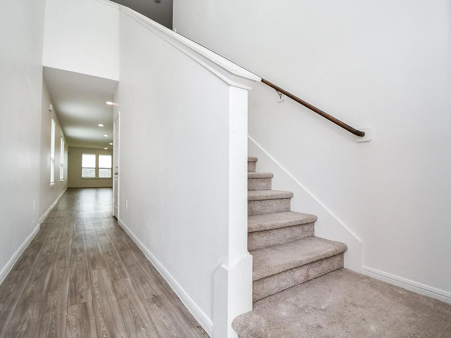 4 bed, 2.5 bath, 2601 sqft, $2,599 — Photo 3