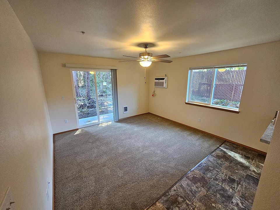 Living Room (Downstairs Unit)