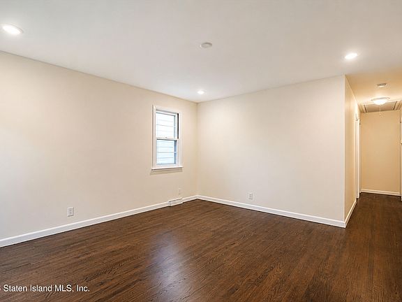 2nd image of 381 Willowbrook Rd