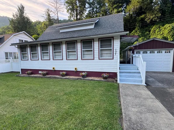 137 E Main St, Lynch, KY 40855