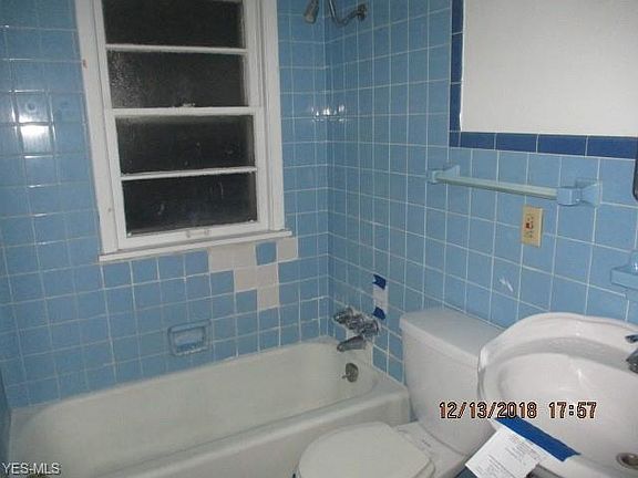 3rd image of 7705 Avondale Ave