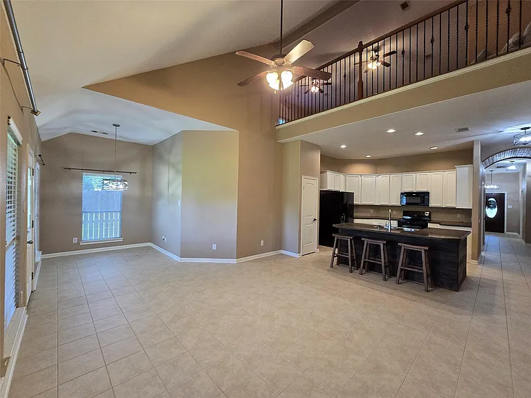 215 Danna St — Photo 15
