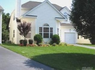 69 Sunflower Ridge Rd, South Setauket, NY 11720