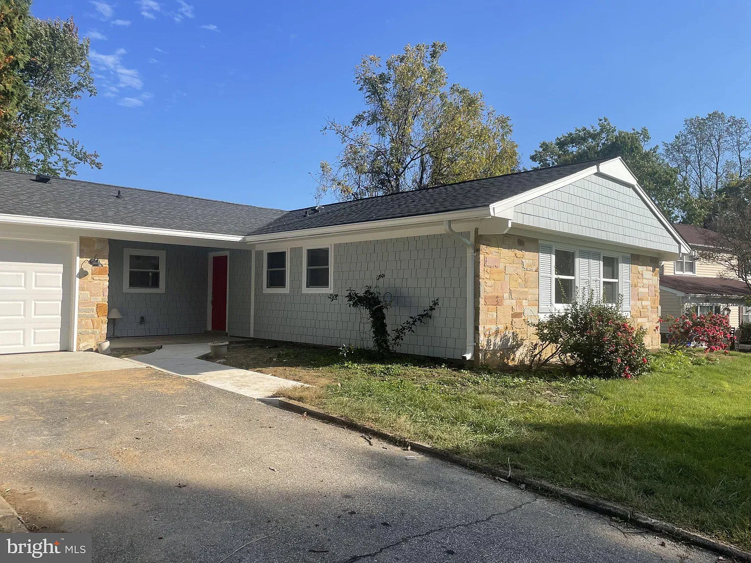 3 bed, 2.0 bath, 1583 sqft, $3,350 — Photo 1