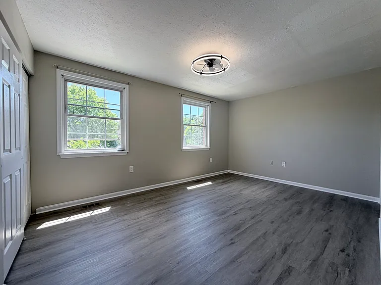 19533 Fetlock Dr — Photo 23