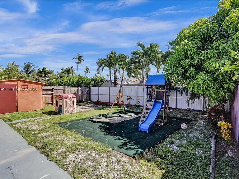 11854 SW 210th St — Photo 44