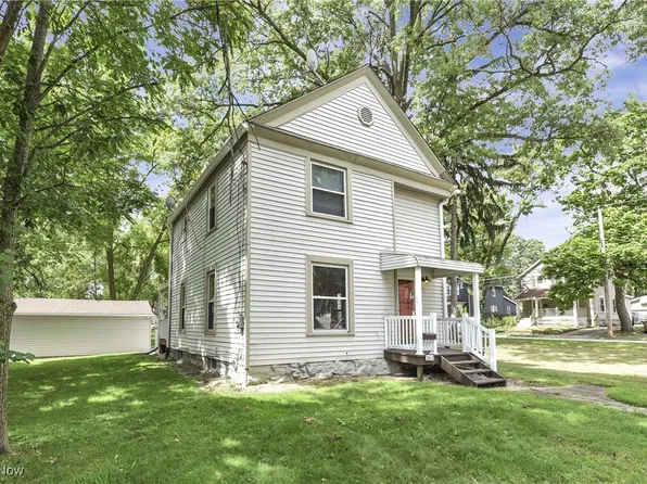 2812 Hudson Dr, Cuyahoga Falls, OH 44221