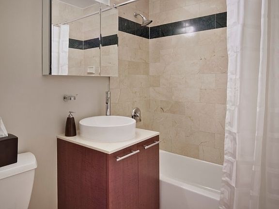 3rd image of 100 John St APT 1403