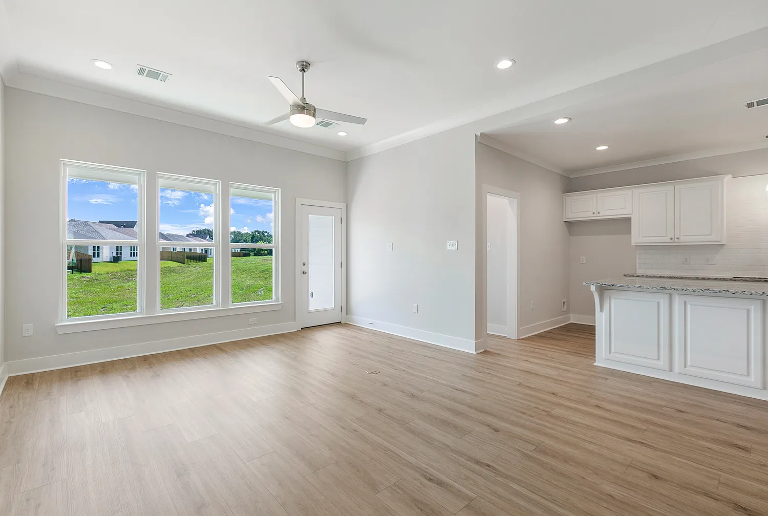4 bed, 1850 sqft, $3,200 — Photo 4