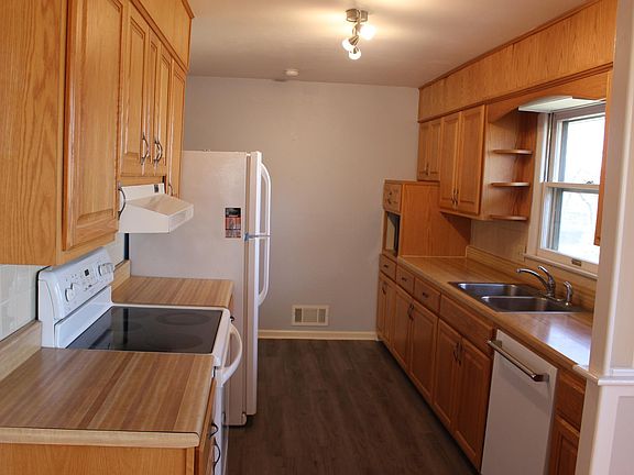 2nd image of 500 E 106th St
