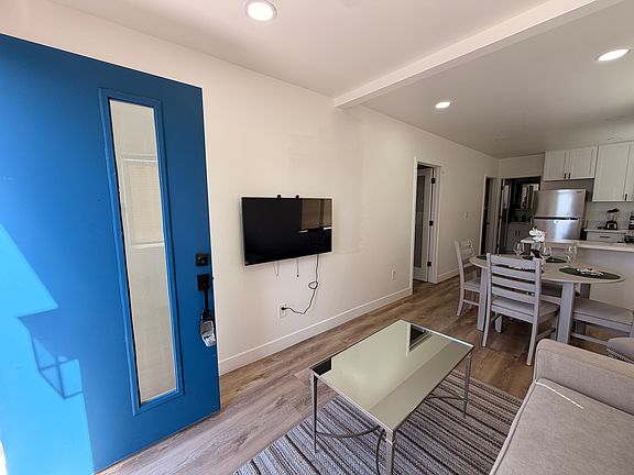 5th image of 1836 Newton Ave #1836