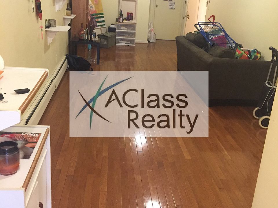 1st image of 3079 Steinway St