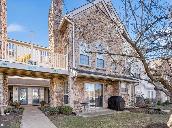 209 Remington Ct, Chalfont, PA 18914