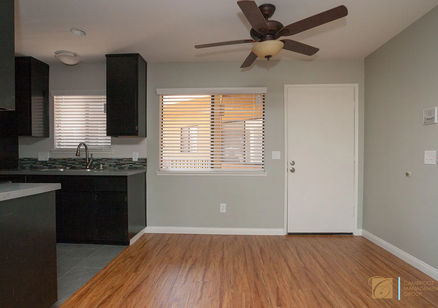 3989 Richmond St — Photo 2