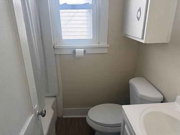 5th image of 115 W Commercial St