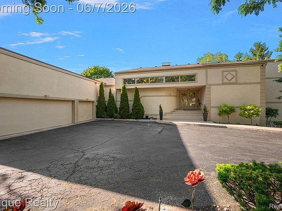 2nd image of 1848 Golf Ridge Dr S