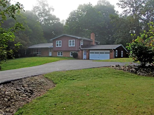 9394 Gilbert Rd, Ravenna, OH 44266