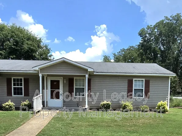 40 Maria Cir, Jefferson, GA 30549