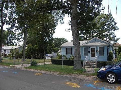 2nd image of 315 Waldo St